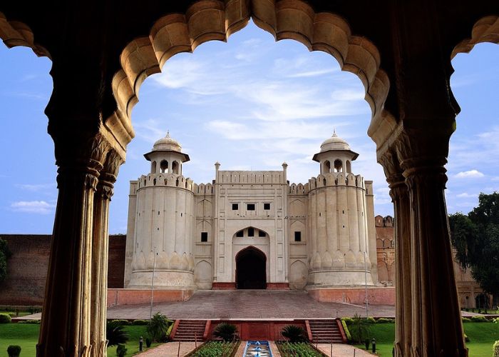 Shahi Qila Lahore Fort History and Facts