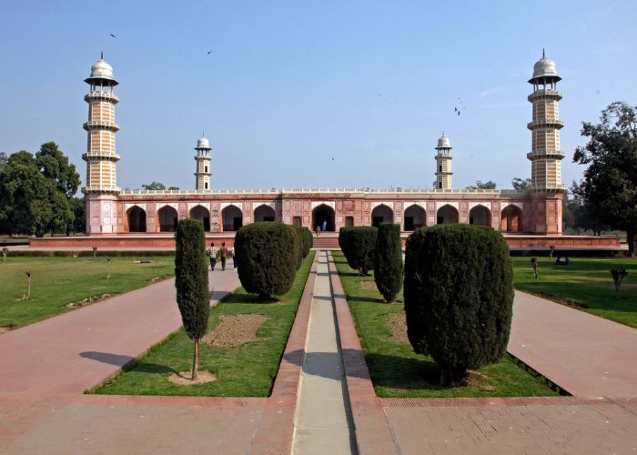 tomb of jahangir history
